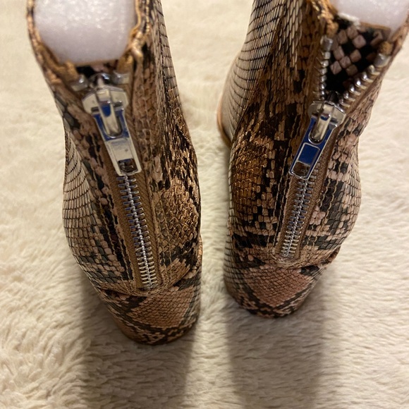 New Steve Madden Julianne snake block booties 8.5 fall animal print heel booties - Picture 5 of 8